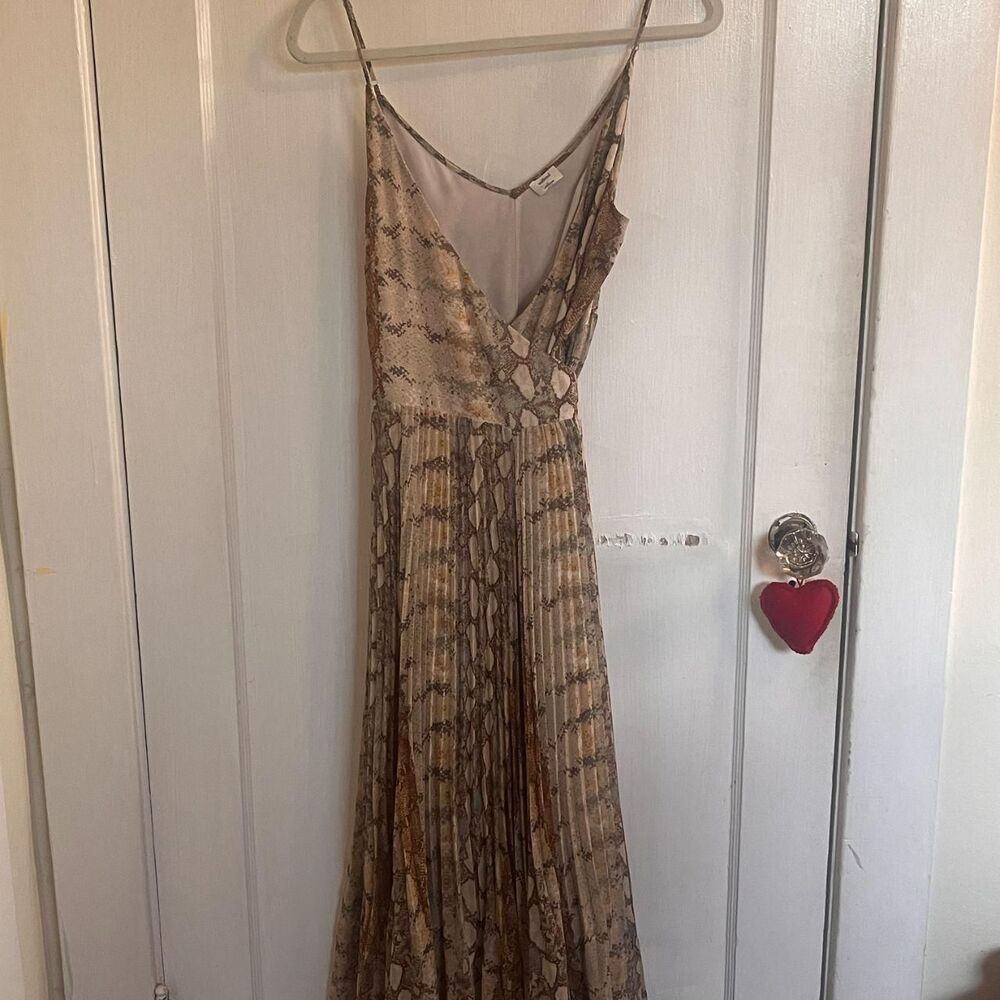 Aritzia Women's Cream Dress